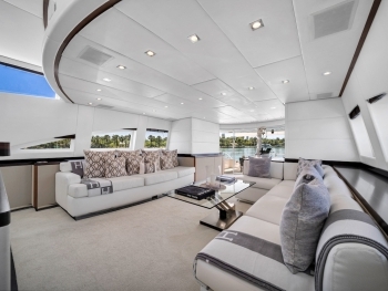 Inside Miami’s Luxury Yacht Scene: What VIP Clients Actually Book image