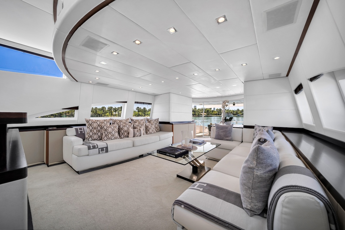 Inside Miami’s Luxury Yacht Scene: What VIP Clients Actually Book hero image